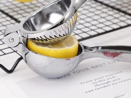 Durable Zinc-Alloy Citrus Press – 20 cm Heavy-Duty Manual Fruit Juicer for Lemons, Limes & Oranges