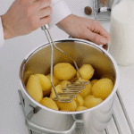 Kitchen Stainless Steel Manual Potato Masher – Wave-Shaped Kitchen Crusher for Smooth Mashed Potatoes & Vegetable Prep